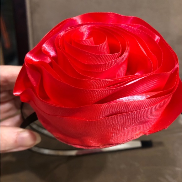 Other - Stunning Rose Headband